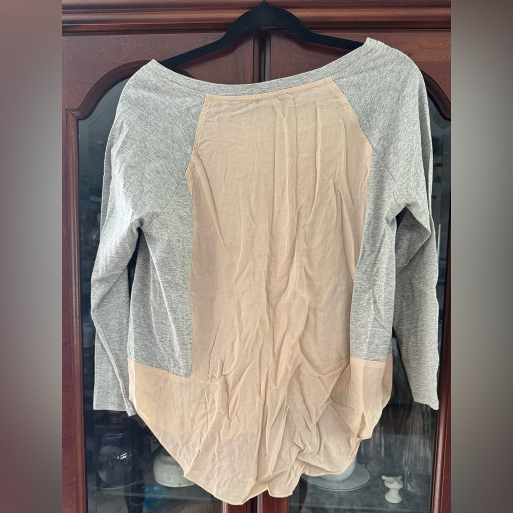 KIWI TUCKER Grey Beige Blouse - Picture 5 of 5
